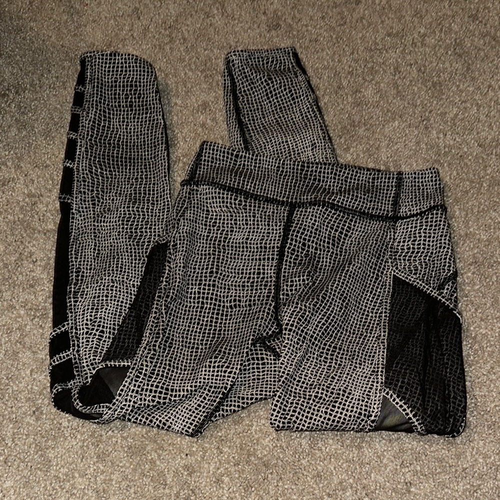 Lululemon Athletica Textured Black and Gray Leggings